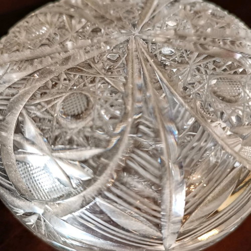 Crystal fondue bowl used with lid and carving