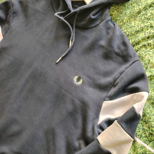 Fred Perry Tipped Navy Sleeve Hoodie like new, size M