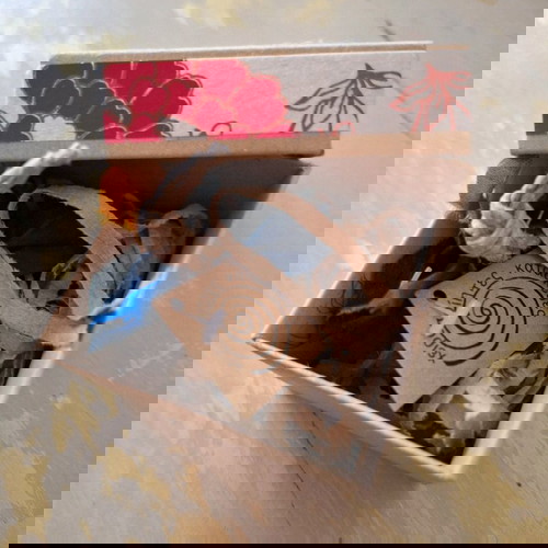 Διακοσμητικό τοίχου χειροποίητο μεταλλικό ρόδι 9 cm σε κουτάκι