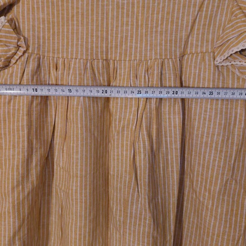 Bee Me yellow t-shirt like new, size XS/S