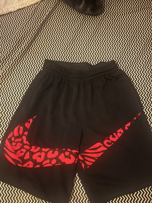 Nike Red Camo Shorts like new, size L