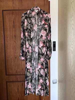 Floral dress new, size M-L, multicolored