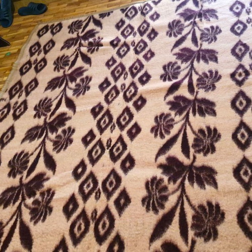 Wool Blanket like new, handmade, 190x220 cm summer