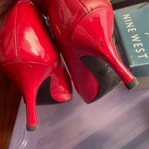 Nine West vinyl pumps used, fuchsia, size 38, low heel