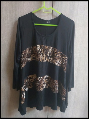 Women's blouse one size like new