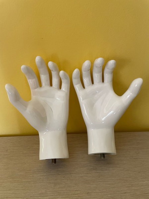 Doll hands pair like new