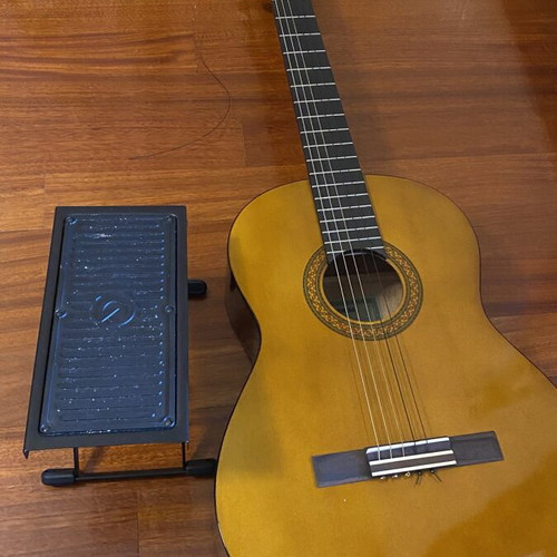 Yamaha guitar used with Thomann case and classic s rope core strings