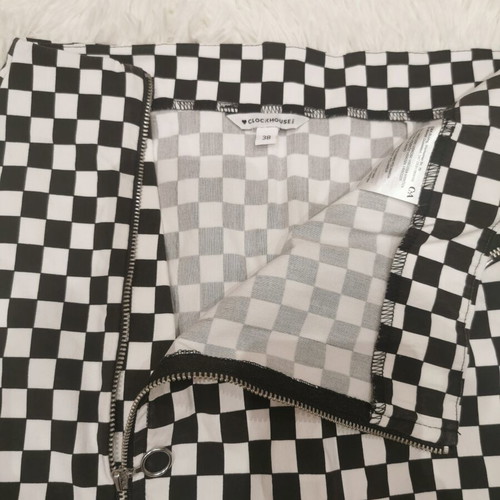 C&A skirt black and white with zipper like new, size M