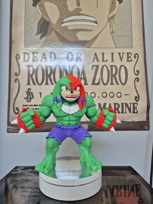 Knuckles x Hulk Collectible Figure like new