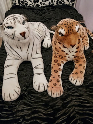 Large plush tigers, set of 2