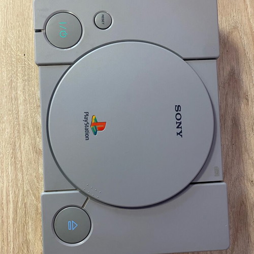 Κονσόλα PlayStation PS1 σαν καινούργια με 13 γνήσια παιχνίδια και χειριστήρια