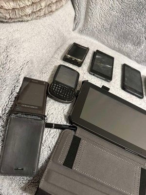 Phones used for parts, lot with free tablet
