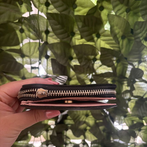 Mickey black wallet with zipper issue for repair or parts