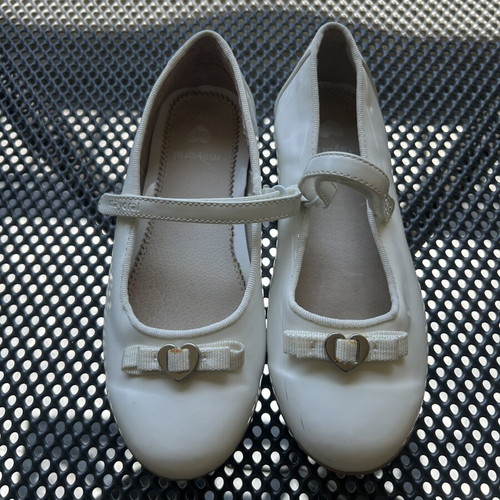 Mayoral leather ballerinas white size 31 like new