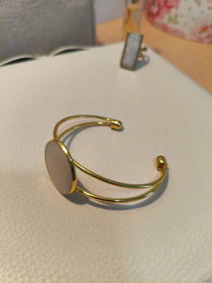 Handmade stainless steel bracelet with white resin, like new