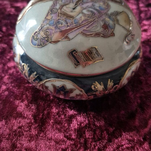 Chinese jewelry box with handmade embossed painting new