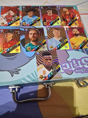 Gold cards FIFA365 2024 like new