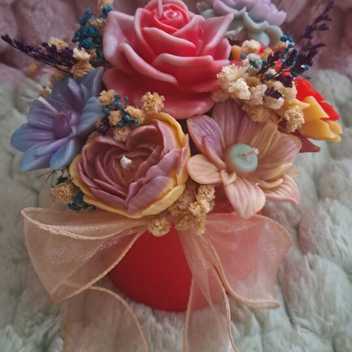Bouquet of scented flowers in box, new, soy wax with dried flowers