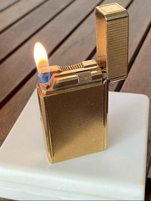 Αναπτήρας S.T Dupont Vintage με επιχρυσωμένο φινίρισμα σαν καινούργιος