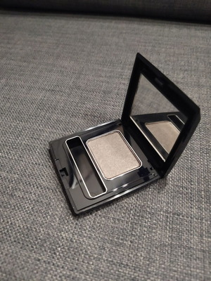 Isadora eyeshadow 11 khaki brown like new