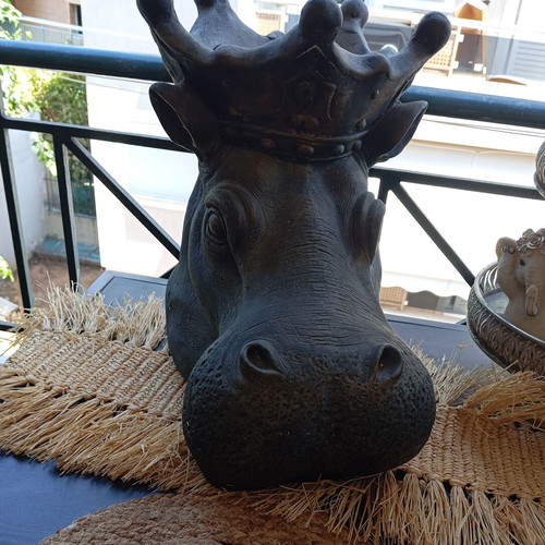 Hippopotamus planter like new