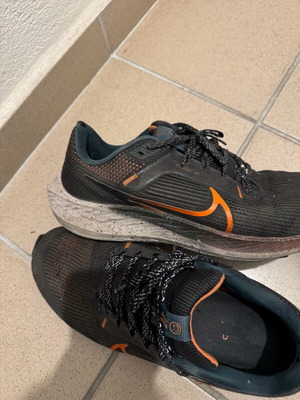 Nike αθλητικά Νο.43 σαν καινούργιο, μαύρο και πορτοκαλί