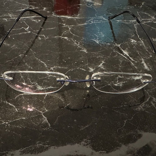 Titanium eyeglass frame used, blue color