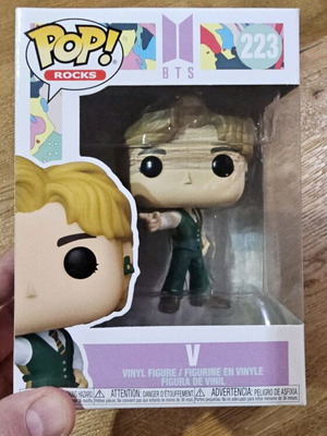 Funko Pop! Rocks BTS "Dynamite" V (#223) new