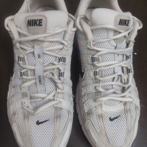 P-6000 Nike shoes size 40 like new