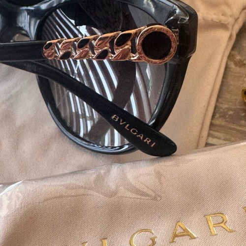 Bvlgari sunglasses like new, black