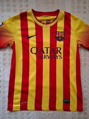 Nike FC Barcelona 2013/2014 Away Football Jersey like new, size small