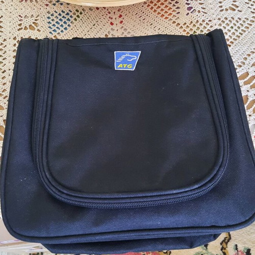 Travel pouch like new, black