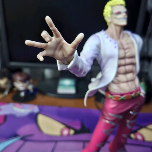 Donquixote Doflamingo figure 30 cm like new, One Piece anime