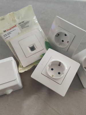 Legrand ηλεκτρικές πρίζες και ψηφιακός χρονοδιακόπτης ZYT16G πακέτο