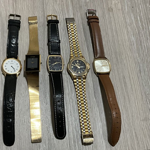 Lot of 16 vintage watches Seiko, Orient, Citizen, Timex, Victorinox used
