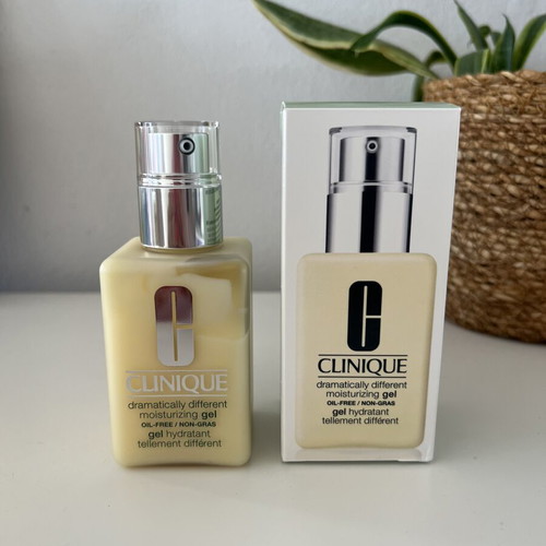 Clinique Dramatically Different Moisturizing Gel 125ml oil-free