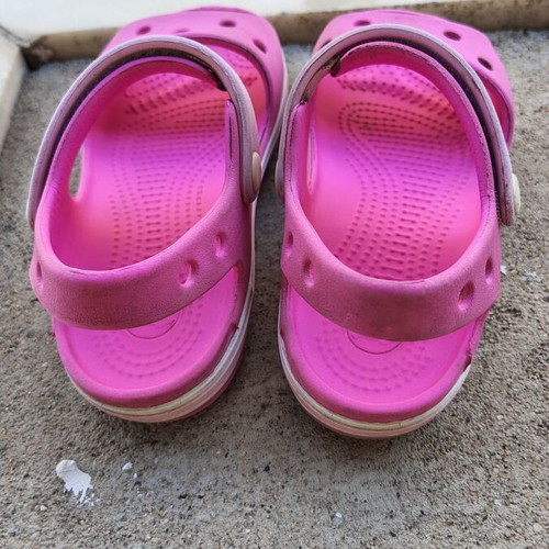 Crocs pink sandals for girls used, size 28-29