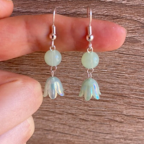 Handmade earrings green with flower and silver details