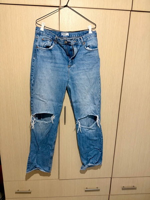 Zara jeans with rips, straight fit, like new, size XL