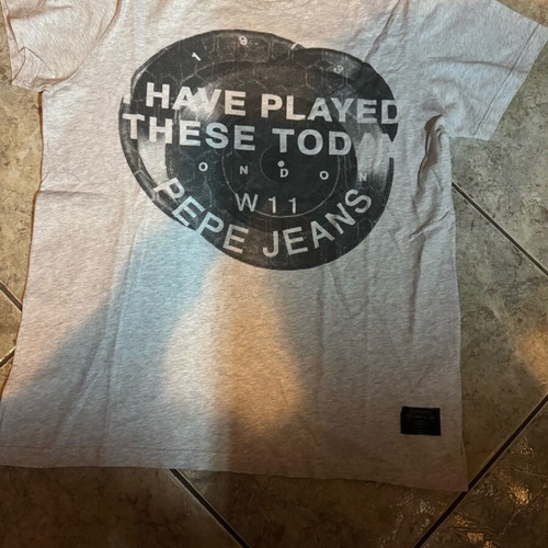 Pepe Jeans T-shirt gray size large like new