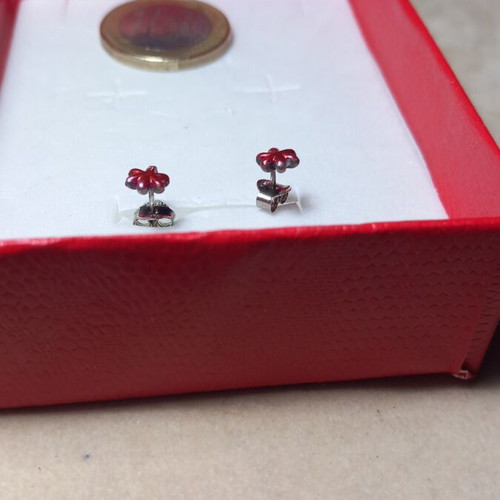 Silver earrings flower design in dark pink color new