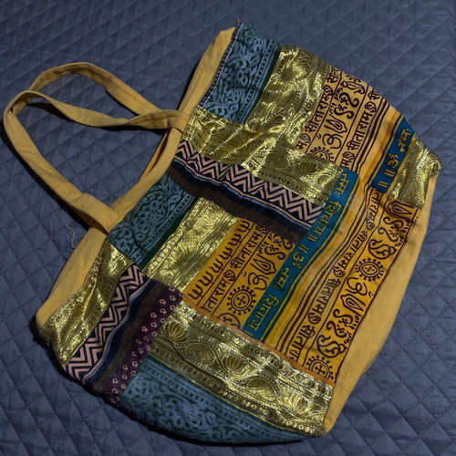 Beach bag used large with unique gold motif