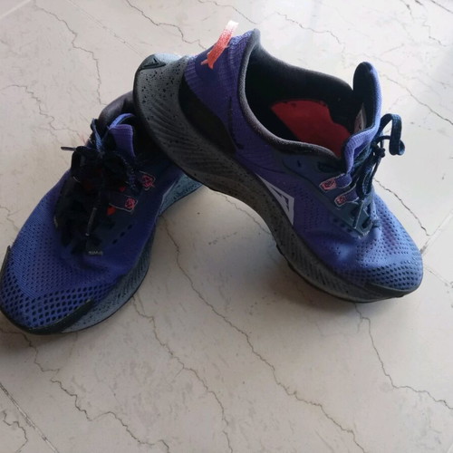 Nike Pegasus Trail athletic shoes used, size 36.5, purple