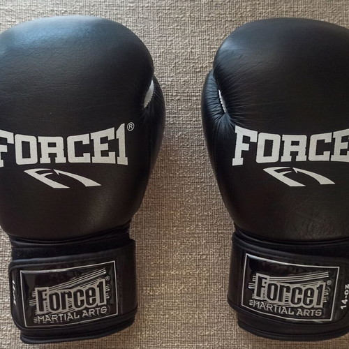 Force1 F-1020 Boxing Gloves like new, 14oz, leather