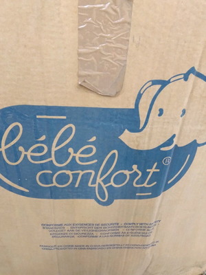 Bebe Confort Changing Station like new, bath attachment
