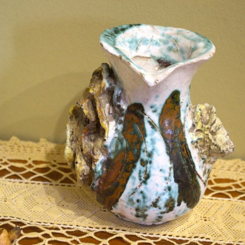 Decorative vintage jug used with mascarons