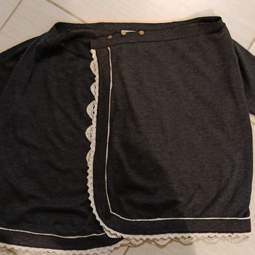 Lely Wood black bolero with lace