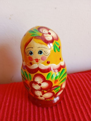 Matryoshka dolls used, missing the largest one