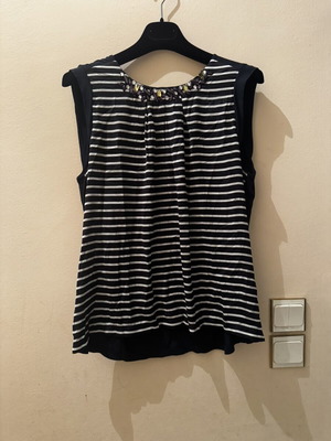 T-shirt new, size M, white and blue