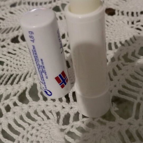 Neutrogena Lip Care moisturizing lip balm stick 4.8g new